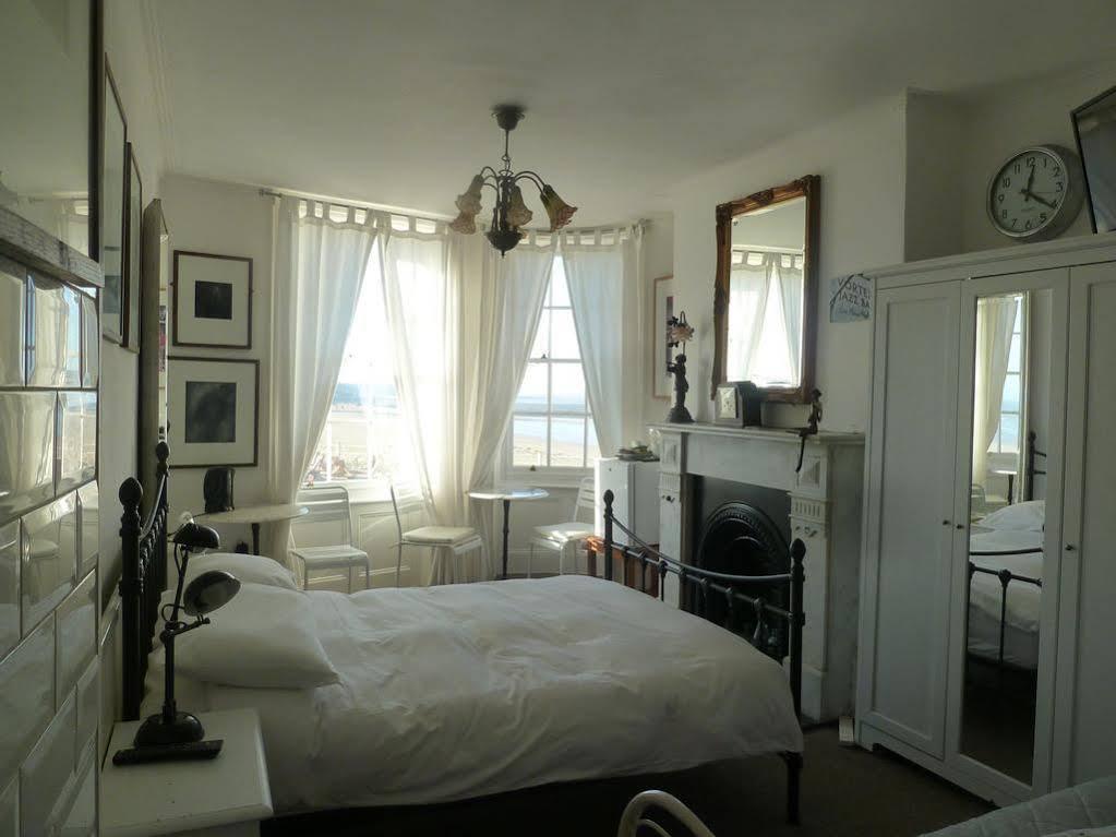 Beachview Guest House Accommodations Маргит Экстерьер фото